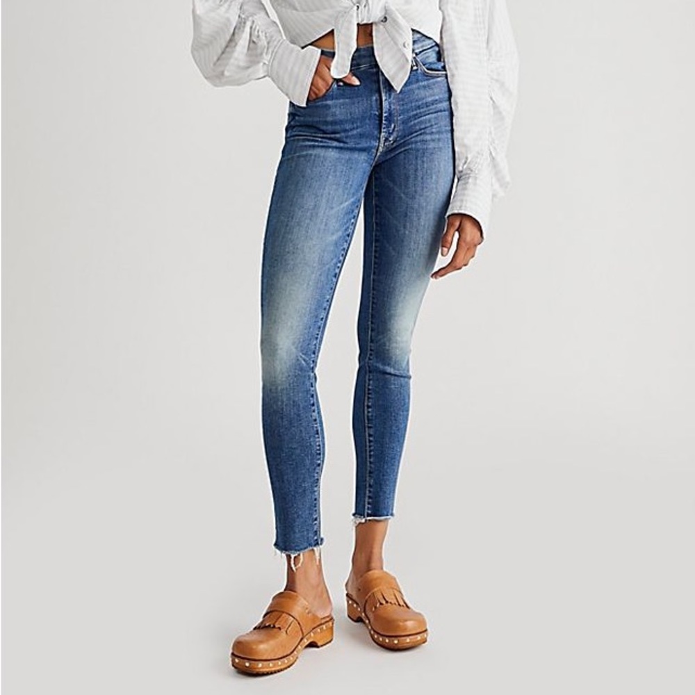 Mother Looker Ankle Fray - Skinny Jeans